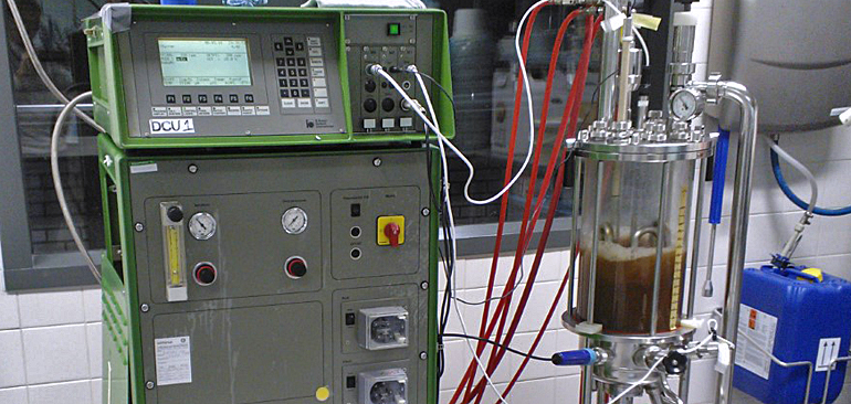 dws-algaebiotech-lab-fermentor-770px