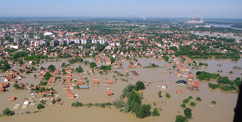 dws-bosnia-serbia-flood-2104-undac-inspection-flight-770px