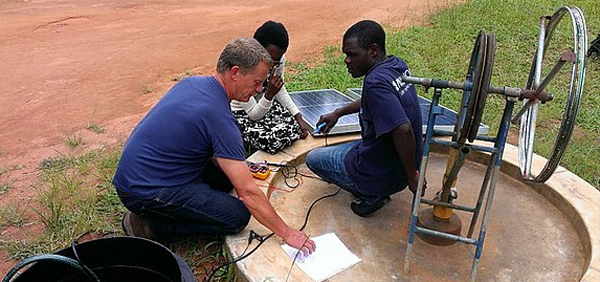 dws-connect-malawi-solar-pump-testing-600px