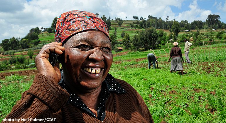 dws-snv-kenya-smart-farming-woman-770px