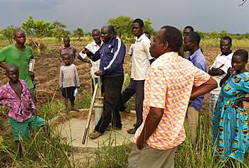 dws-acacia-uganda-catchment-handpump-350px