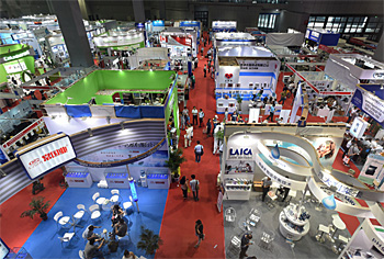 dws-aquatech-china-show-floor-350px