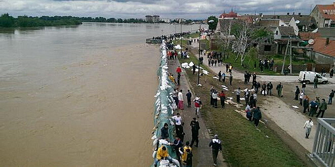 dws-bosnia-serbia-flood-2014-sava-sremska-mitrovica-660px