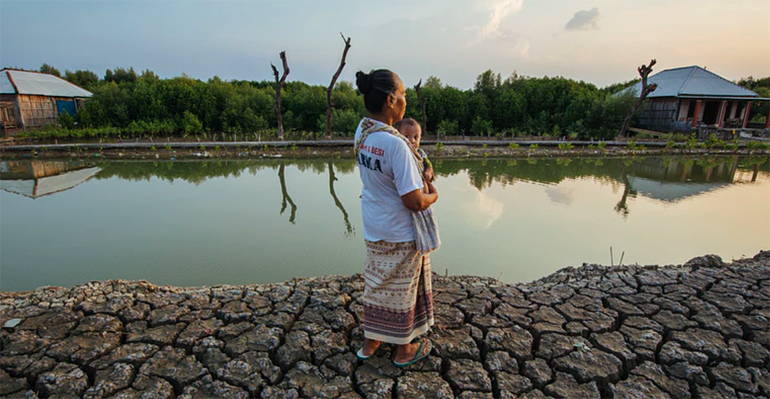 dws-bwn-demak-woman-child-770px-1