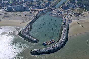 dws-cadzand-ceremony-aerial-350px