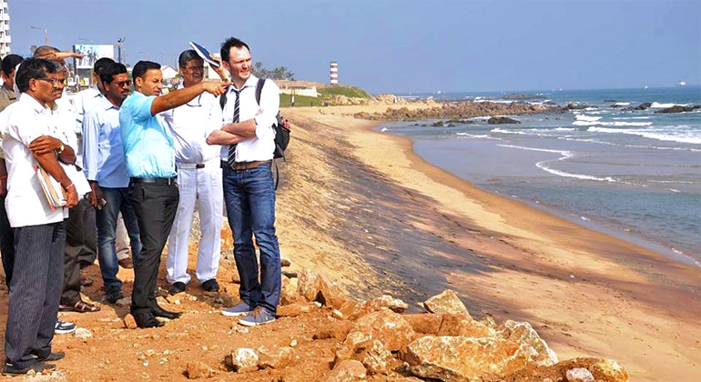 dws-deltares-visakhapatna-beach-visit2-770px