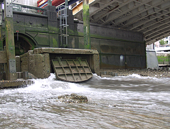 dws-dif-ttt-overflow-vauxhall-bridge-350px