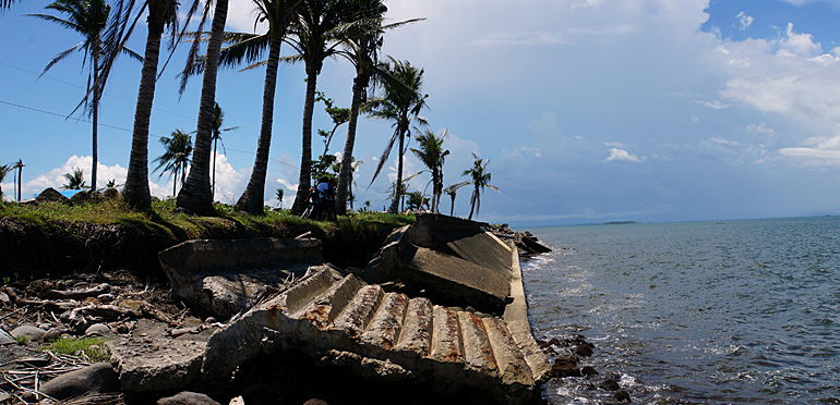 dws-drr-team-tacloban-damage-coastline2-770px