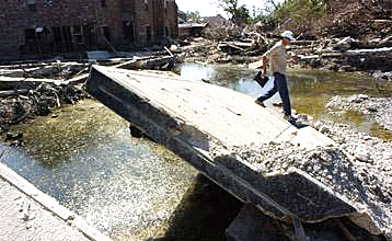 dws-elbe-dutch-german-inspection-flood-wall-new-orleans-350px