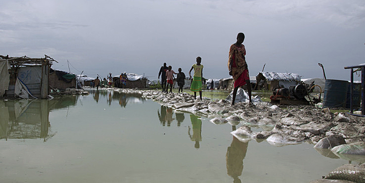 dws-grontmij-bentiu-south-sudan-sand-bags-aug-2014-770px-