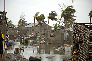 dws-idai-mozambique-ifrc-beira-devastation-350px