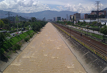 dws-ienm-colombia-mou-medellin-river-350px