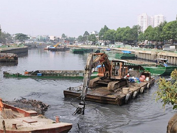 dws-ienm-vietnam-dwa-scfc-channel-dredging2-350px