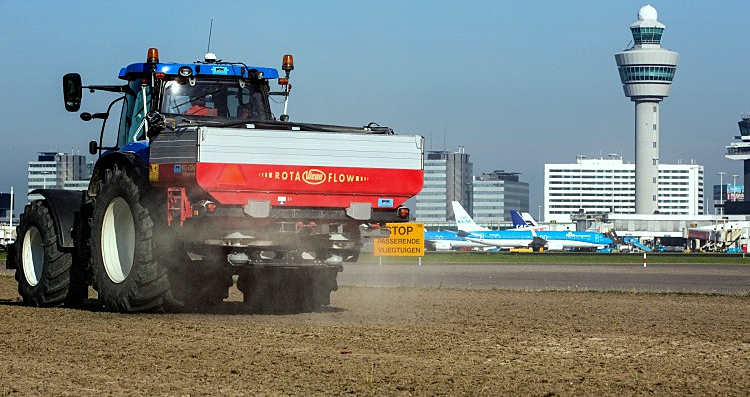 dws-kwr-schiphol-struvite-tractor-750px