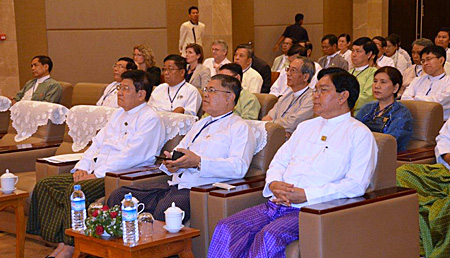 dws-myanmar-seminar-audience-450px