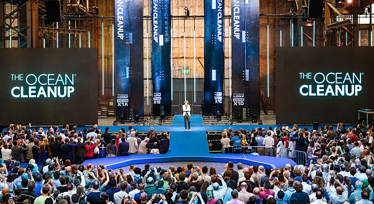 dws-ocean-cleanup-next-phase-presentation-crowd-770px