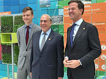 dws-oecd2015-rutte-gurria-350px