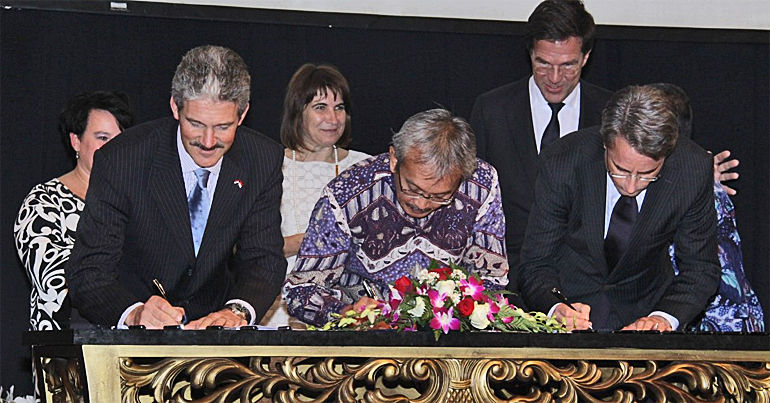 dws-paques-pertamina-signing-rutte-770px