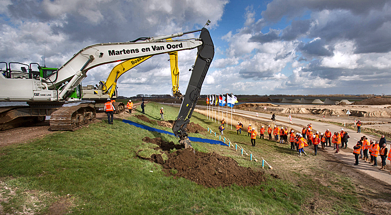 dws-rftr-noordwaard-depoldering-two-cranes-770px