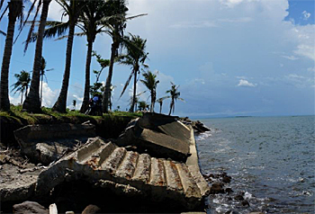 dws-rhdhv-tacloban-coast-strategy-damaged-sea-wall-350px
