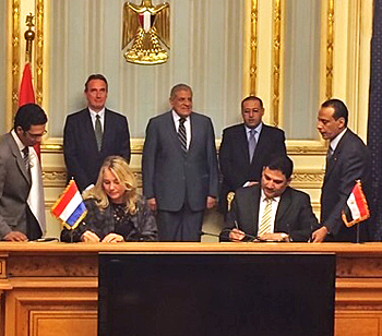 dws-schultz-egypt-mou-signing-350px