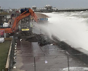 dws-team-van-oord-portsmouth-sea-wall-repair3-350px