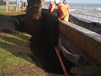 dws-tvo-teignmouth-seawall-hole-sand-350