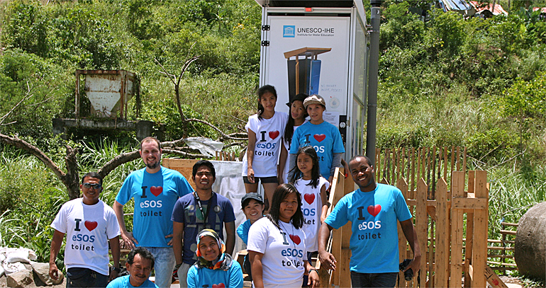 dws-unesco-ihe-esos-toilet-tacloban2-770px