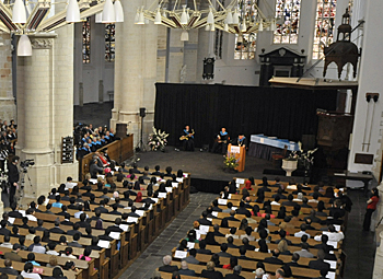 dws-unesco-ihe-graduate-day-old-church-350px