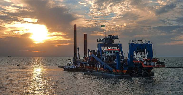 dws-van-oord-caspian-sea-dredger-sun-set-770px