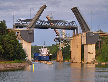 dws-wibo-sodertalje-canal-bridge-350px