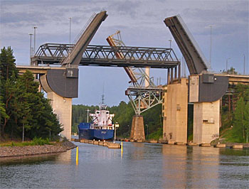 dws-wibo-sodertalje-canal-bridge-350px