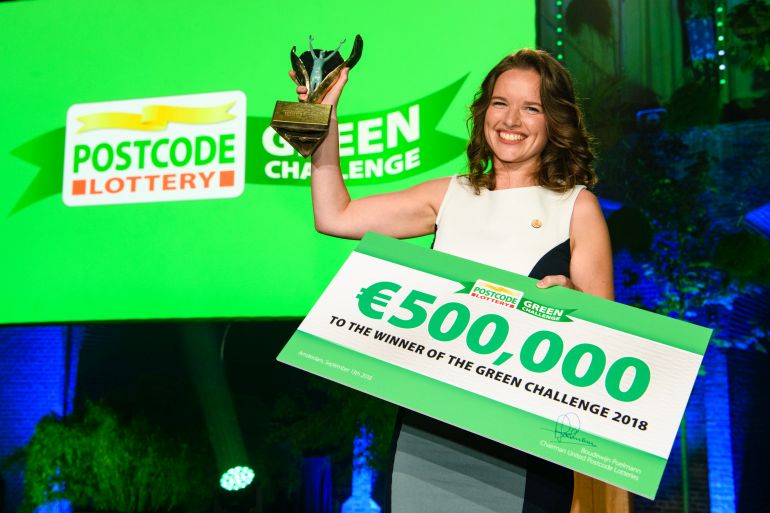 dws-winner-anne-marieke-cheque-award