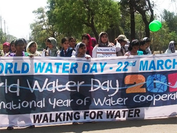 dws-wwd2014-walking-for-water-india-2013-350px
