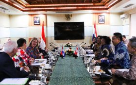 Meeting by Dutch and Indonesian ministers on reducing ocean waste