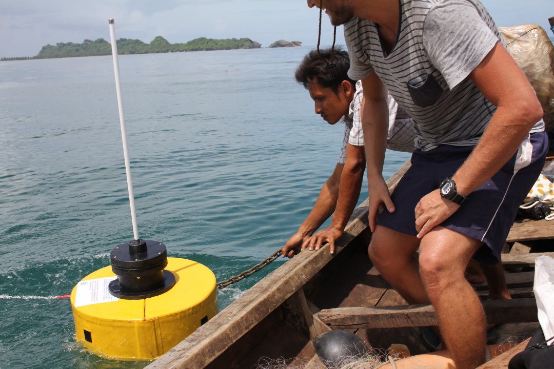 Wavedroid is a low-cost buoy to collect real-time wave data