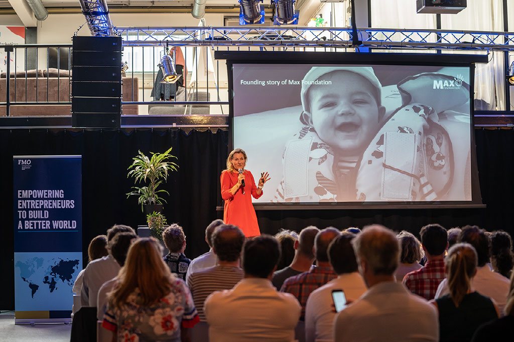 Joke le Poole of Max Foundation gives a pitch on Max Water Social Business at the Finture Solutions challenge