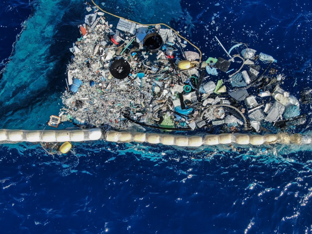 Floating plastic held back by a corkline