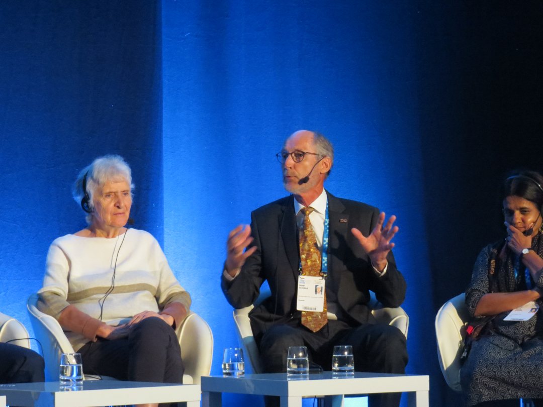 Hubert Savenije and Jackie King on stage at Stockholm world water week 2019