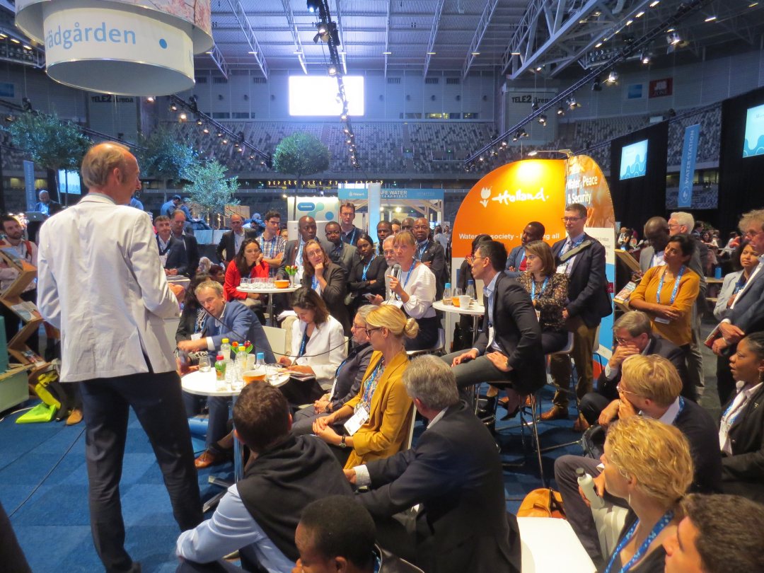 Presentation guideline green climate fund at dutch pavilion during stockholm water week