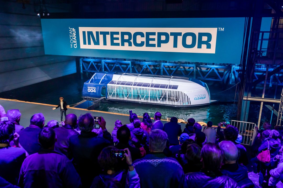 Presentation of the floatable Interceptor, designed by Ocean Cleanup to collect plastic waste on rivers