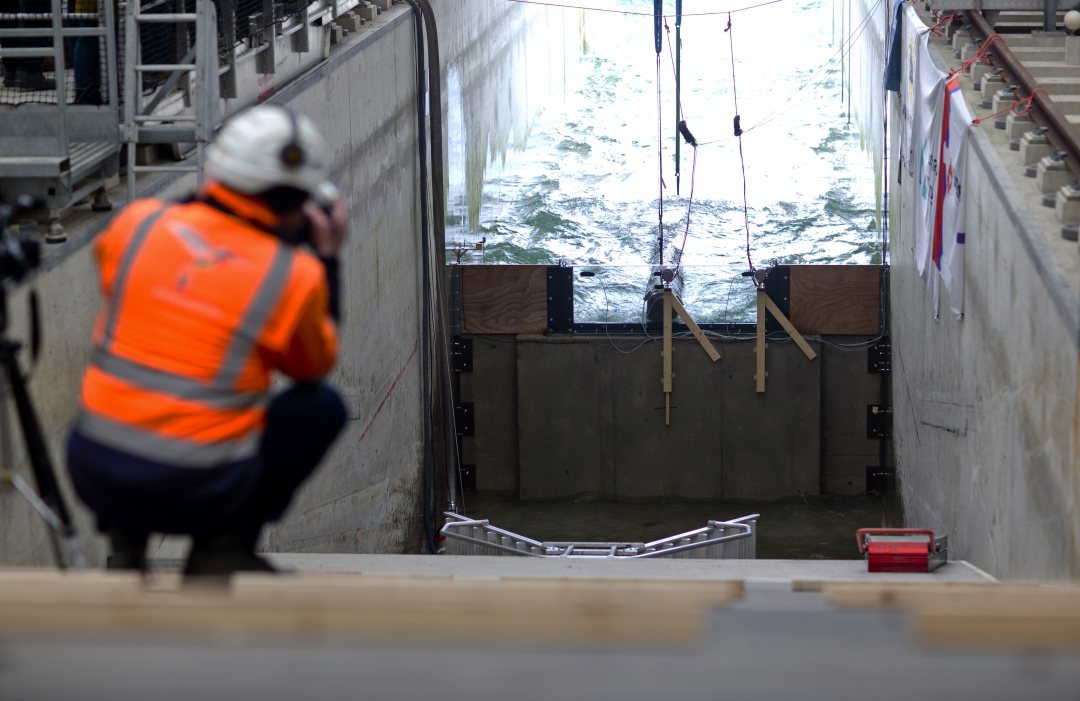 Testing strength of glass wall in Delta Flume at Deltares, the Netherlands