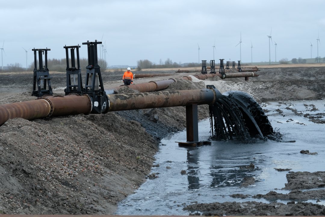 Clay riping of dredging material from Eems-Dollard estuary
