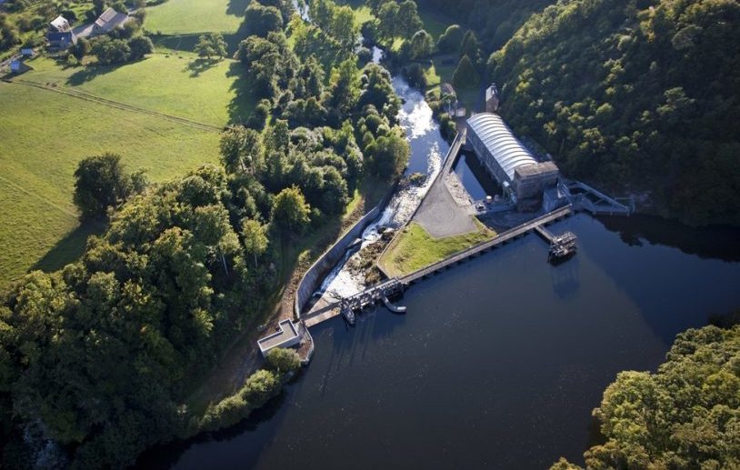 Reservoir and La Roche Qui Boit dam in river La Seline, France