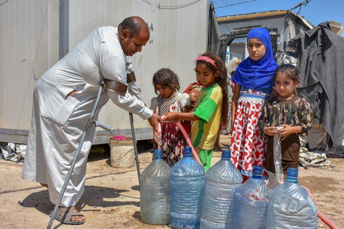 Water supply by UN IOM in a displacement camp near Bagdad, Iraq (photo: IOM twitter)