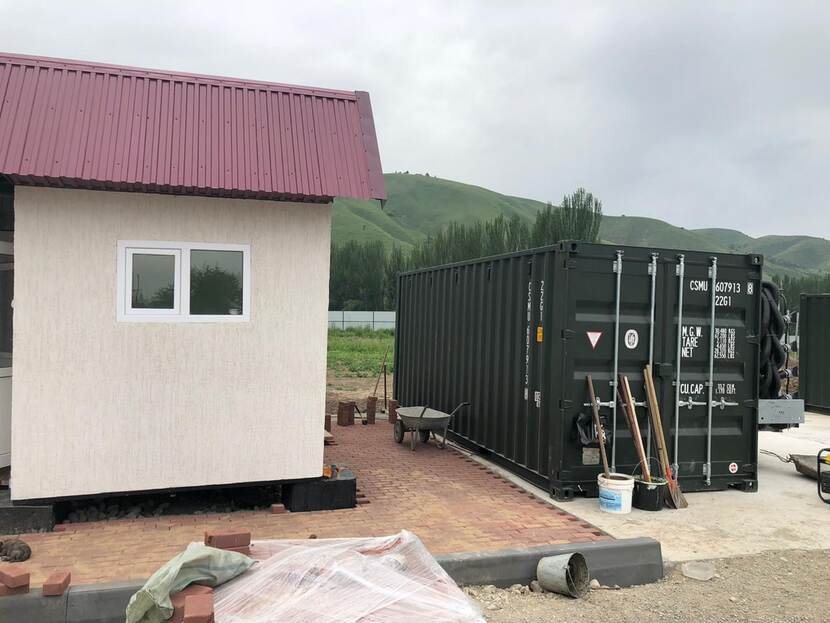 Continar for the water treatment and fertigation.