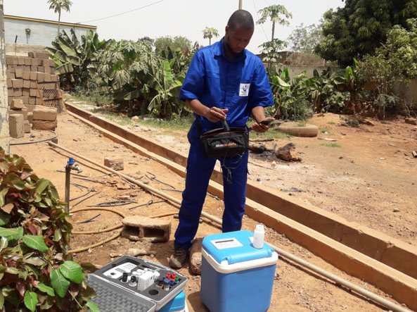 Akvo Caddisfly equipment for digitalised monitoring of drinking water quality in Mali