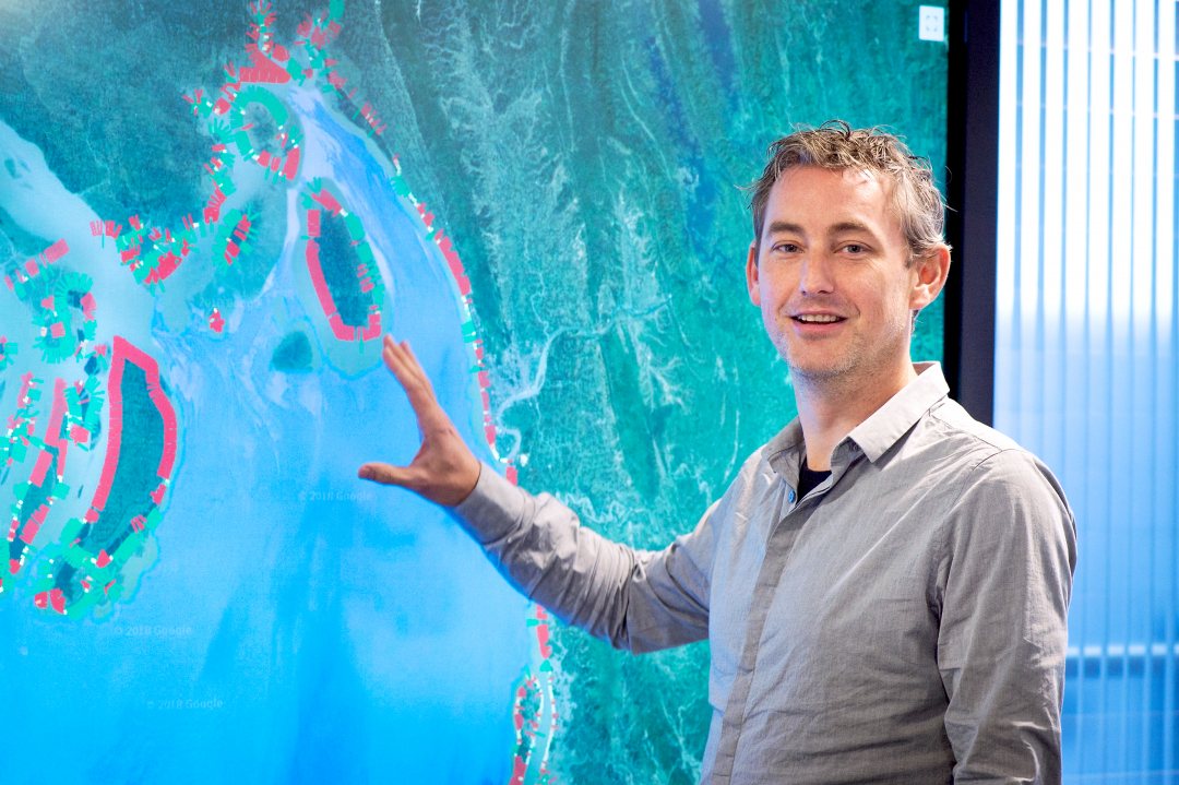 Presentation of the Blue earth data platform by Deltares for analysing water-related disasters. (photo: Deltares)