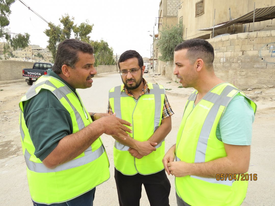 Peer-to-peer support for sewer work in Mafraq, Jordan. (photo: World Waretnet