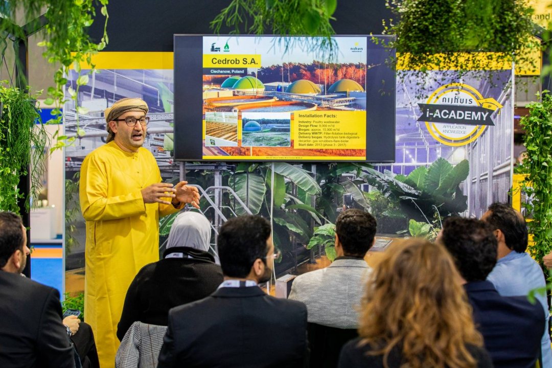 Presentation by MENA-directeur Mohamed Safi at the Nijhuis booth at Aquatech Amsterdam 2019